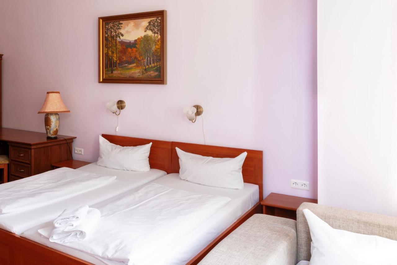 Hotel Eden Am Zoo Берлин Екстериор снимка