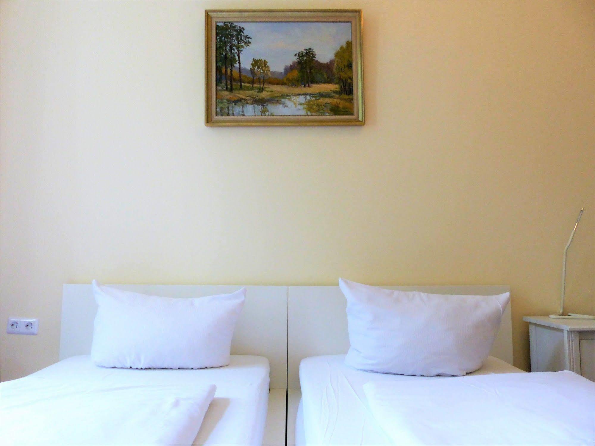 Hotel Eden Am Zoo Берлин Екстериор снимка