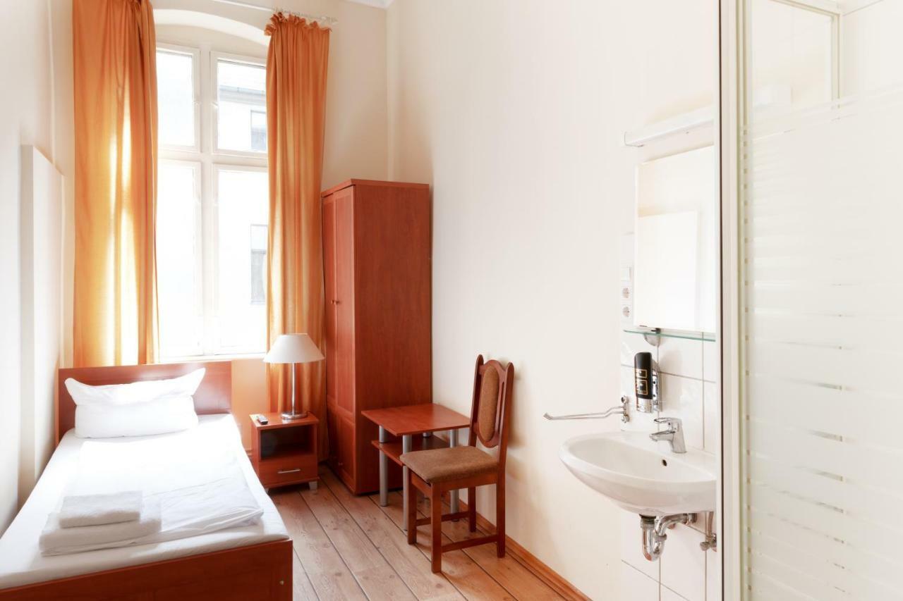 Hotel Eden Am Zoo Берлин Екстериор снимка
